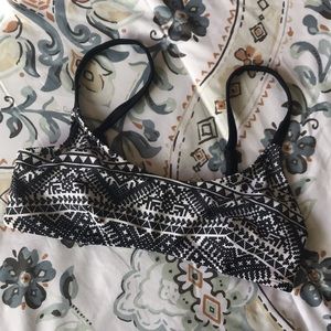 Xhilaration Bikini Top; M